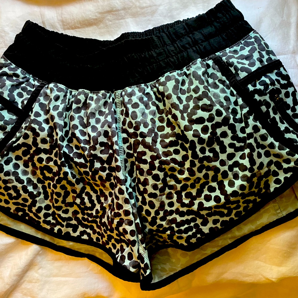 LULULEMON SHORTS